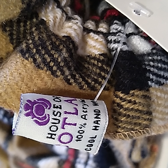 House of Scotland elasticated tartan plaid rouched fringed neck scarf. Acrylic - Picture 4 of 4